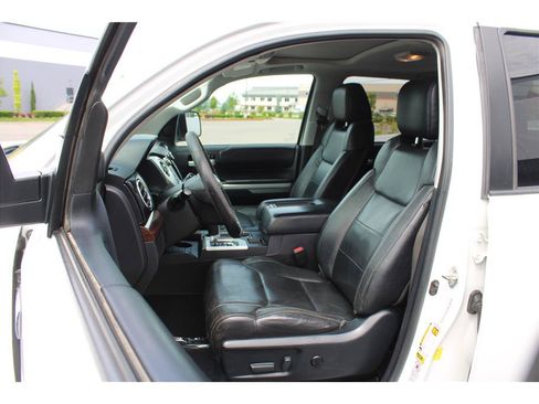 Used 2016 Toyota Tundra Limited w/ Limited Premium Package AWD/4WD image 8