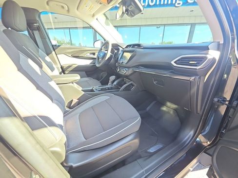 Used 2023 Chevrolet TrailBlazer LT w/ Convenience Package AWD/4WD image 18