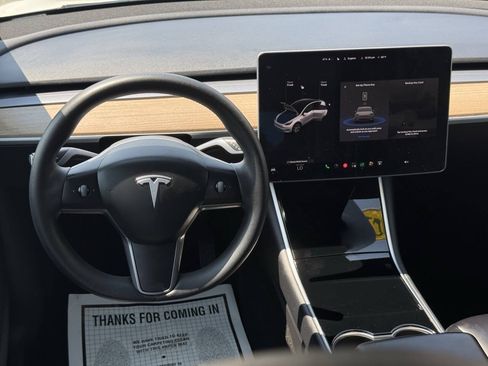Used 2021 Tesla Model Y Long Range AWD/4WD image 17