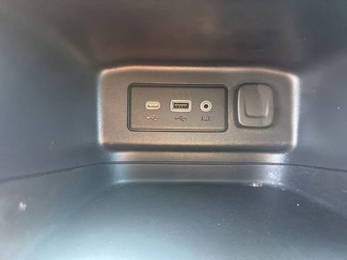 Certified 2023 Chevrolet Equinox LT FWD image 29