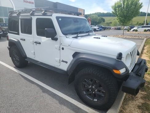 Used 2024 Jeep Wrangler Unlimited Sport w/ Convenience Group AWD/4WD image 11