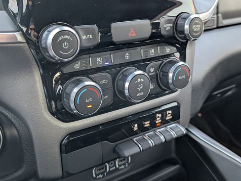 Used 2022 RAM 1500 Laramie w/ Sport Appearance Package AWD/4WD image 20