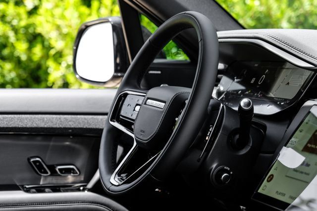 New 2026 Land Rover Range Rover Sport Dynamic SE AWD/4WD image 19