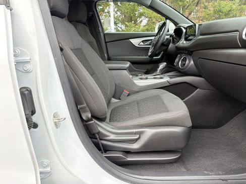 Used 2019 Chevrolet Blazer LT image 31