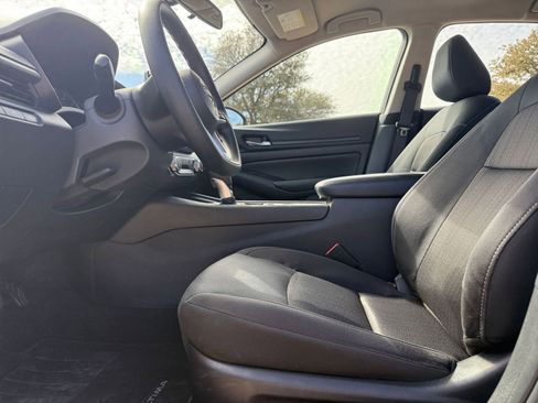 Used 2025 Nissan Altima 2.5 SV image 27