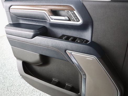Used 2024 Chevrolet Silverado 3500 High Country w/ High Country Premium Package AWD/4WD image 26