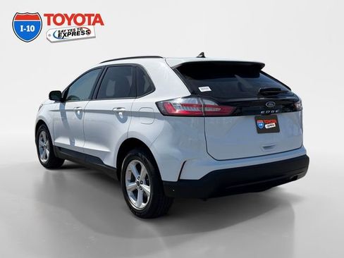 Used 2021 Ford Edge SE FWD image 3