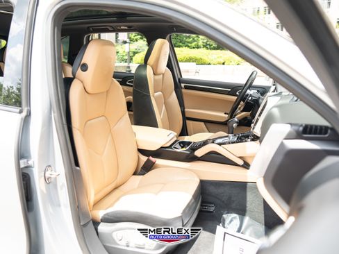 Used 2017 Porsche Cayenne S Platinum w/ Premium Package Plus (Pjy) image 17