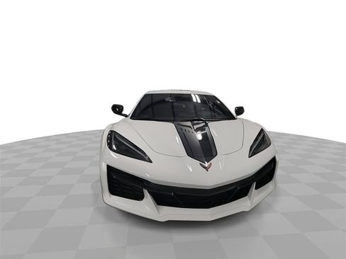 Used 2024 Chevrolet Corvette Z06 RWD image 3