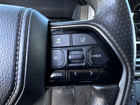 Used 2022 Toyota Tundra SR5 w/ SR5 Convenience Package AWD/4WD image 32