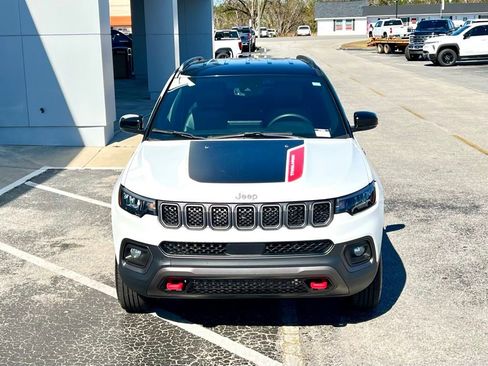 Used 2024 Jeep Compass Trailhawk image 11