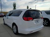 Used 2018 Chrysler Pacifica L image 4