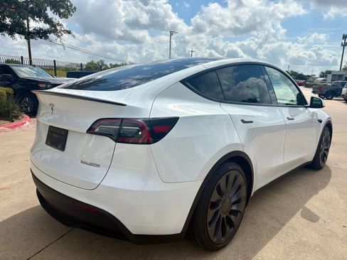 Used 2024 Tesla Model Y Performance AWD/4WD image 3