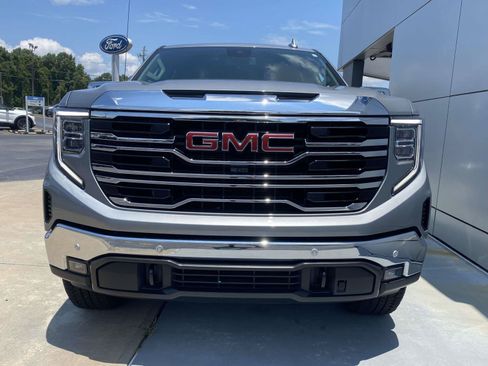 Used 2024 GMC Sierra 1500 SLT w/ SLT Premium Plus Package AWD/4WD image 13