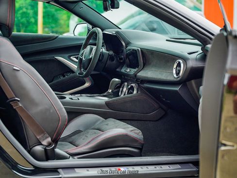Used 2022 Chevrolet Camaro ZL1 RWD image 35
