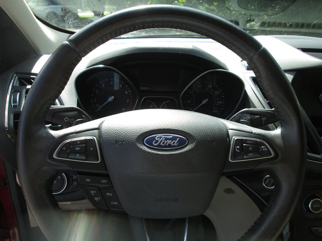 Used 2017 Ford Escape Titanium AWD/4WD image 13
