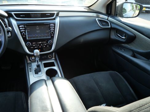 Used 2018 Nissan Murano SV AWD/4WD image 11