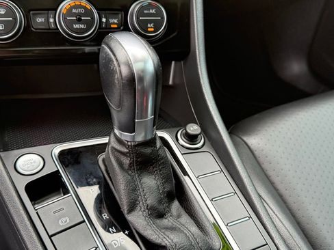 Used 2019 Volkswagen Jetta SEL FWD image 21