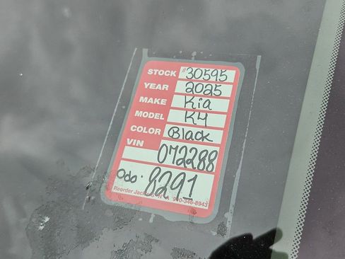 Used 2025 Kia K4 LXS image 8