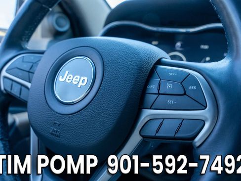 Used 2020 Jeep Grand Cherokee Altitude image 24