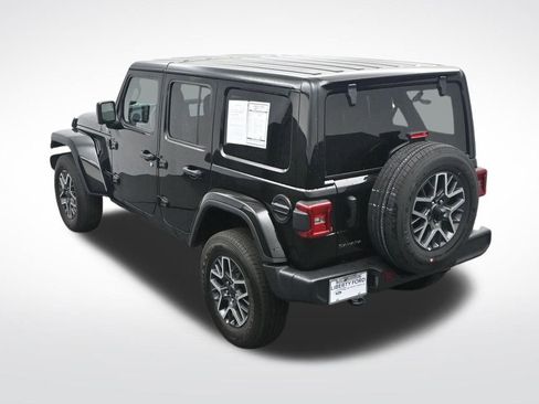 Used 2025 Jeep Wrangler Unlimited Sahara AWD/4WD image 30