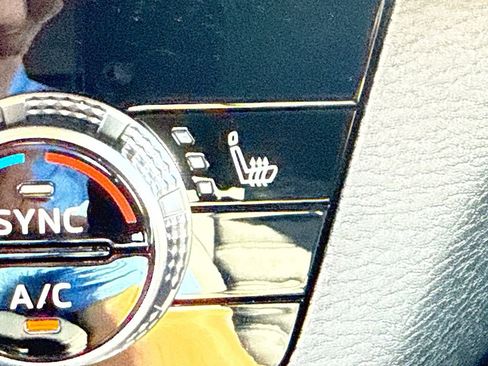 New 2026 Mitsubishi Outlander SE image 21