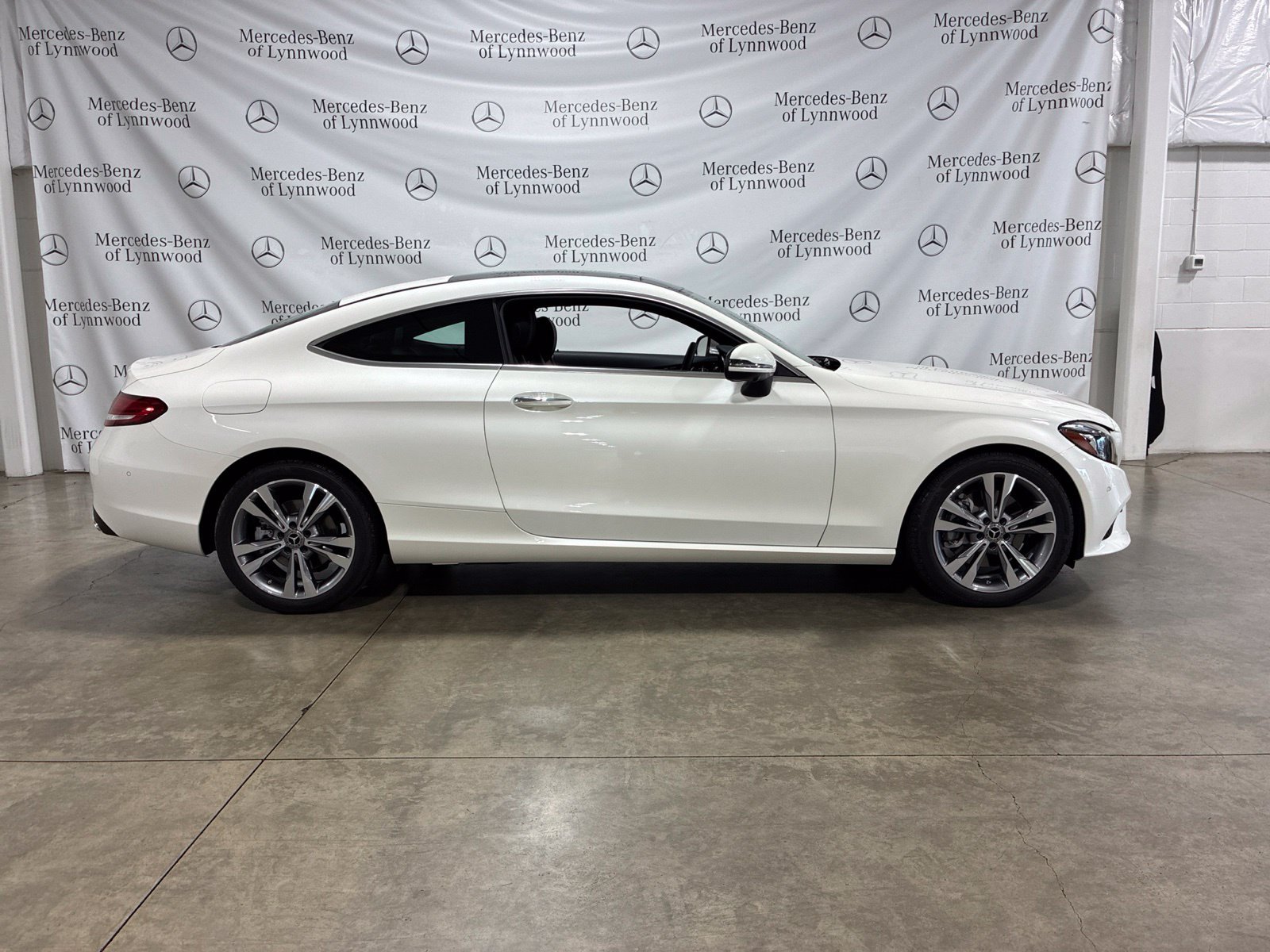 Used 2023 Mercedes-Benz C 300 4MATIC Coupe image 2