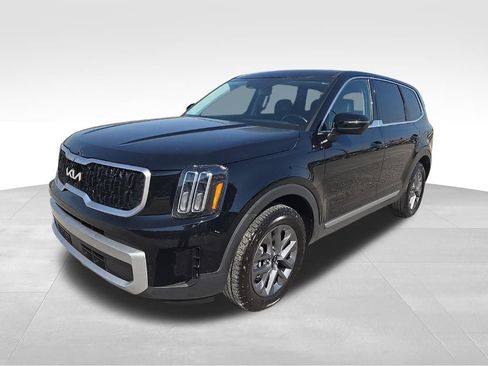 Used 2023 Kia Telluride LX FWD image 9