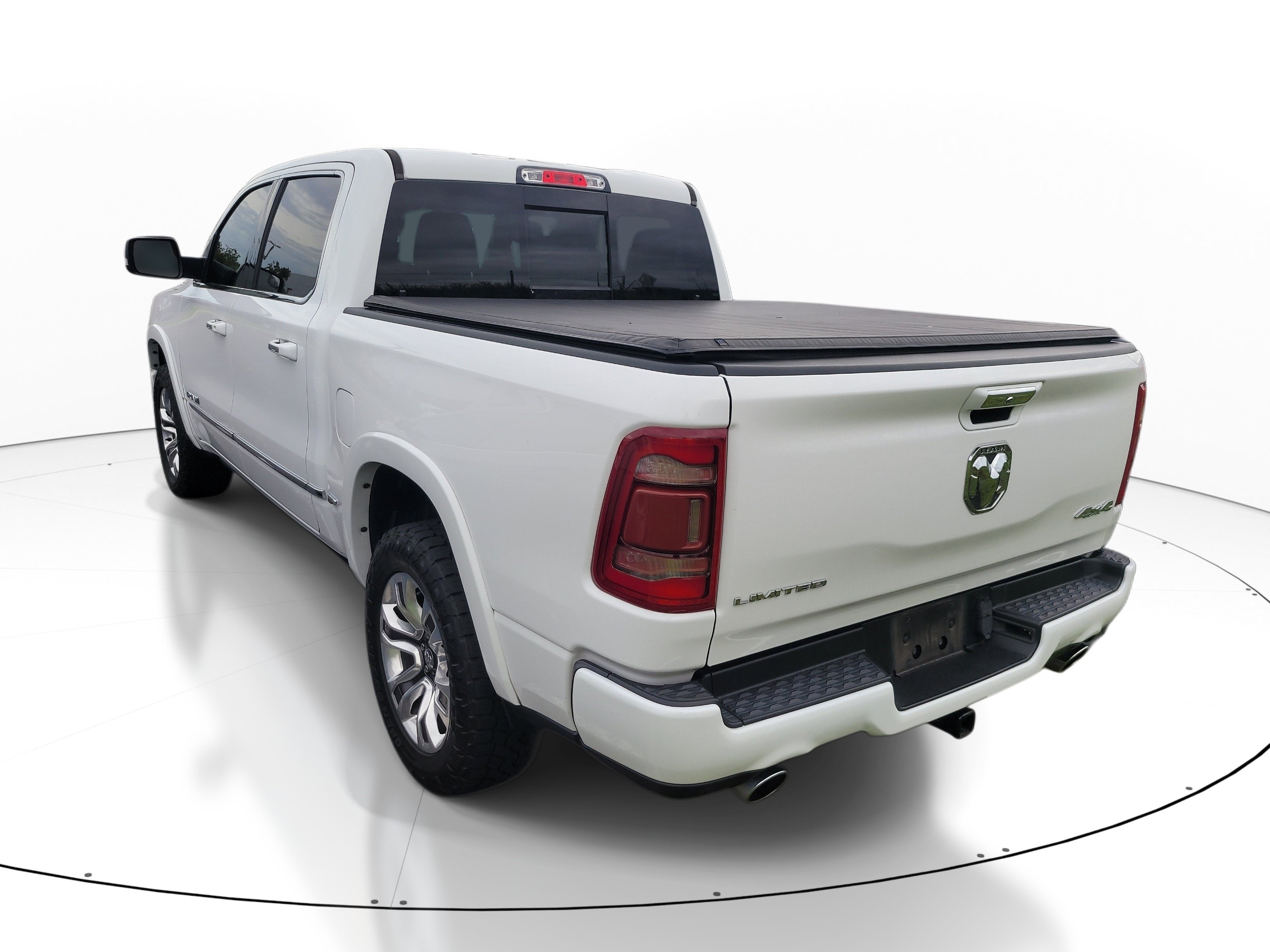 Used 2022 RAM 1500 Limited w/ Body Color Bumper Group AWD/4WD image 6