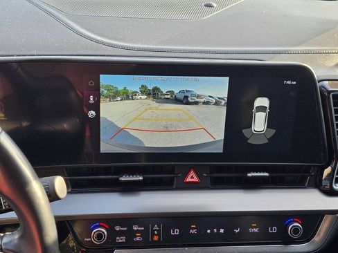 Used 2023 Kia Sportage EX FWD image 16