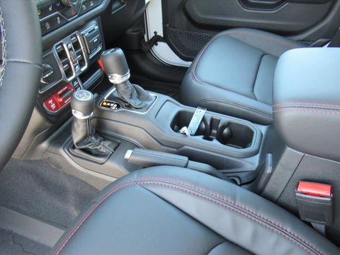 New 2026 Jeep Wrangler Unlimited Rubicon AWD/4WD image 19