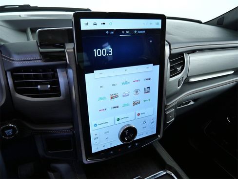 Used 2024 Ford Expedition Platinum image 22