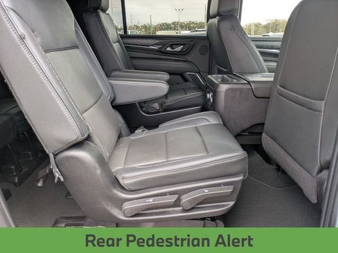 Used 2024 GMC Yukon XL Denali image 34