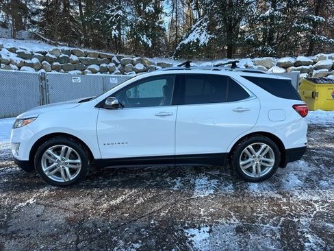 Used 2018 Chevrolet Equinox Premier image 2