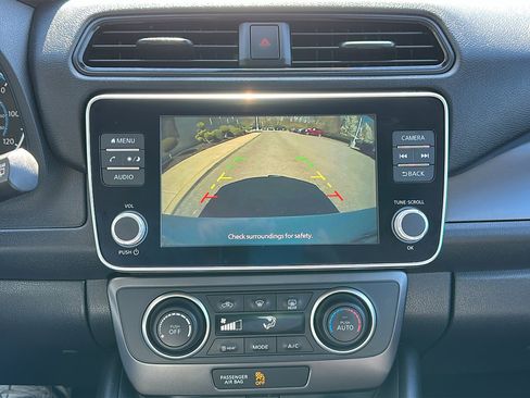 Certified 2022 Nissan Leaf S image 19