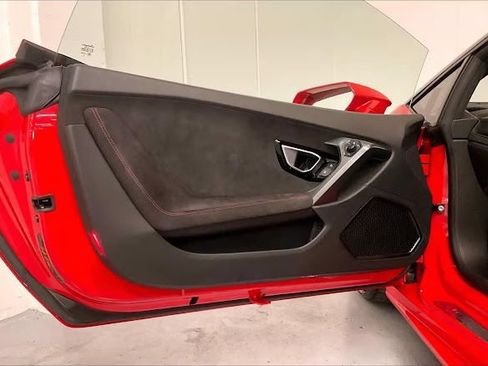 Used 2017 Lamborghini Huracan LP 580-2 RWD image 15