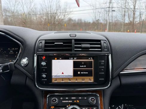 Used 2017 Lincoln Continental Select w/ Climate Package image 17