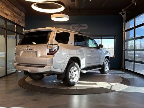 Used 2020 Toyota 4Runner SR5 AWD/4WD image 3