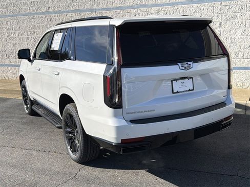 Certified 2022 Cadillac Escalade Sport image 5