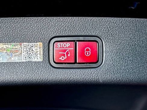 Certified 2026 Mercedes-Benz GLC 300 4MATIC image 36