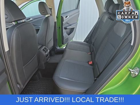 Used 2025 Volkswagen Taos SE FWD image 16