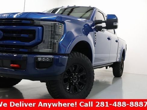 Used 2022 Ford F350 Platinum w/ Tremor Off-Road Package image 2