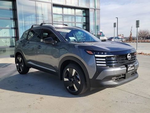 New 2026 Nissan Kicks SR w/ Cold Weather Package image 4