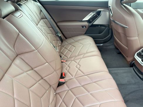 New 2026 BMW i7 xDrive60 w/ Executive Package image 29