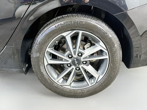 Certified 2024 Kia Forte LXS w/ LXS Technology Package FWD image 28