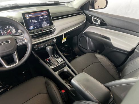 Used 2022 Jeep Compass Limited w/ Sun and Sound Group AWD/4WD image 22