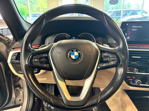 Used 2019 BMW 530i w/ Convenience Package RWD image 27
