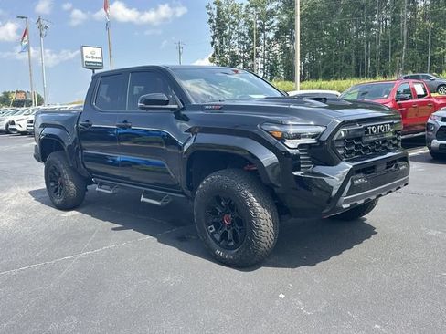 Used 2025 Toyota Tacoma TRD Pro AWD/4WD image 2
