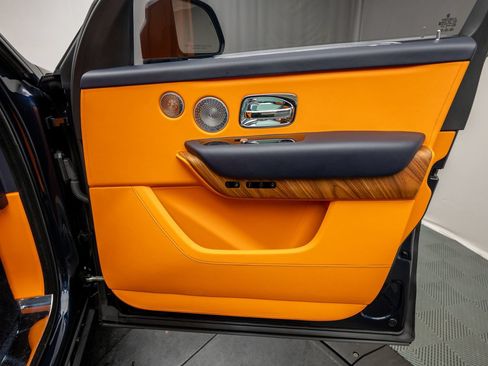Used 2025 Rolls-Royce Cullinan AWD/4WD image 56