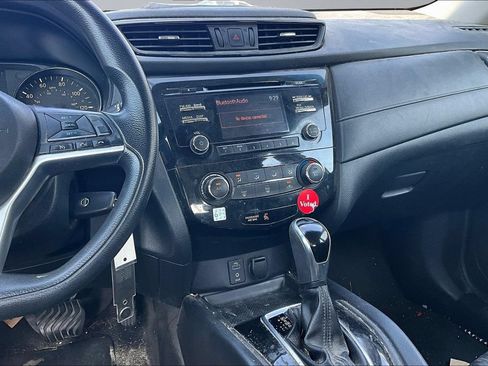 Used 2017 Nissan Rogue S AWD/4WD image 9